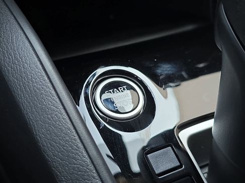 New 2025 Nissan Versa SV w/ Trunk Package image 21