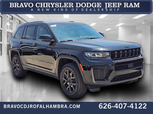 New 2026 Jeep Grand Cherokee Altitude RWD image 1