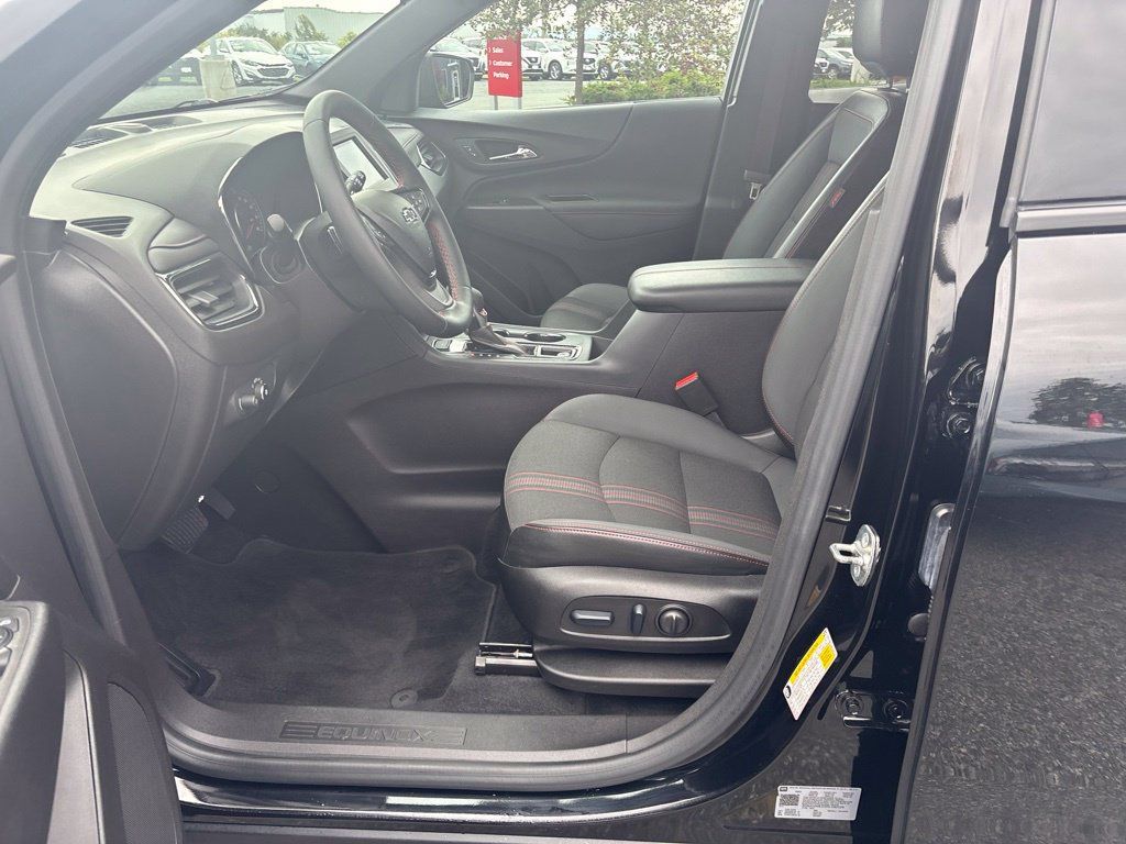 Used 2024 Chevrolet Equinox RS AWD/4WD image 11