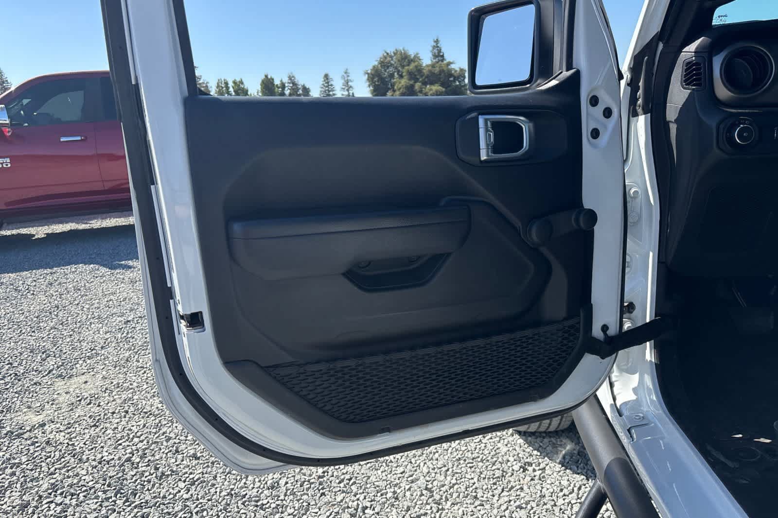 Used 2023 Jeep Wrangler Sport AWD/4WD image 15