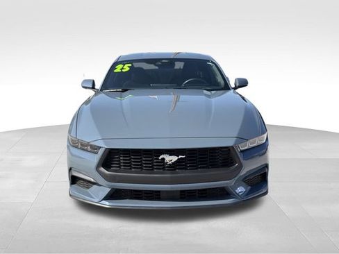 Used 2025 Ford Mustang Coupe RWD image 8