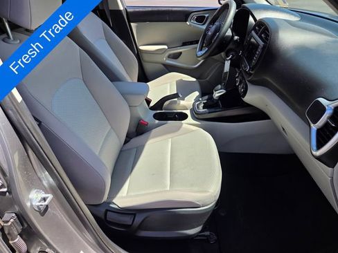 Used 2022 Kia Soul LX FWD image 15
