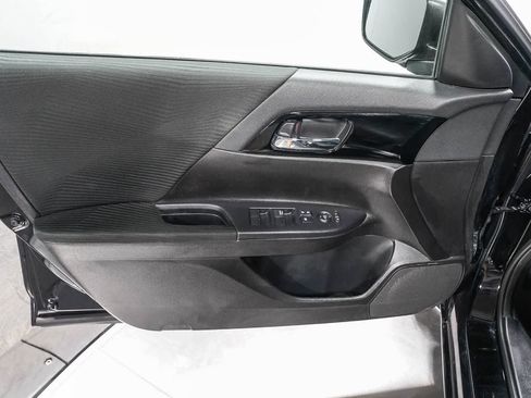 Used 2017 Honda Accord LX image 21