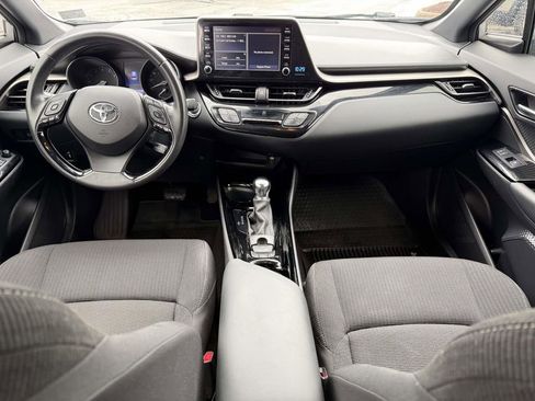 Used 2019 Toyota C-HR XLE image 2