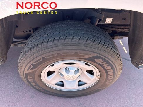 Used 2019 Toyota Tacoma SR image 15