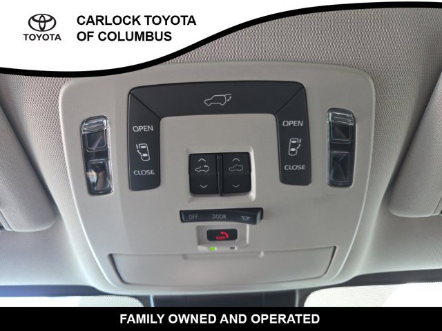 Used 2026 Toyota Sienna XLE FWD image 31