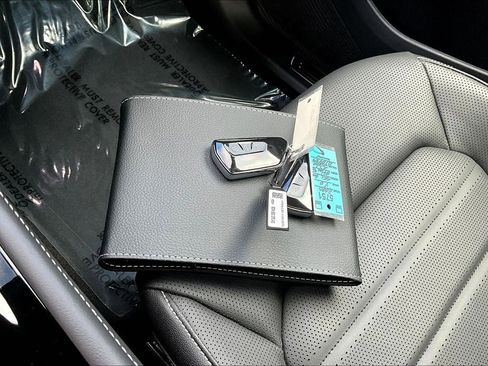 New 2025 Volkswagen Atlas Cross Sport SEL image 11