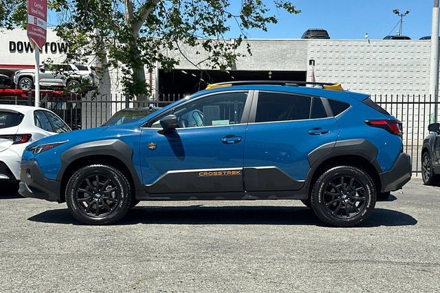 Used 2025 Subaru Crosstrek 2.5i Wilderness w/ Crosstrek Mirror Package AWD/4WD image 7