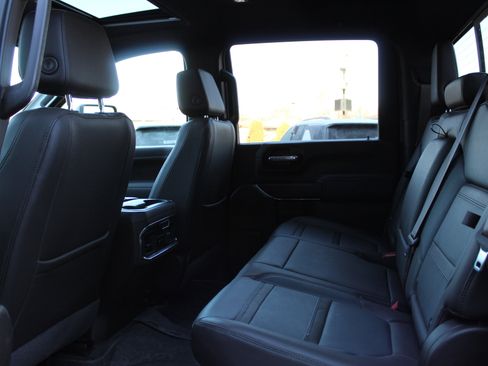 Used 2023 GMC Sierra 2500 Denali w/ Denali Ultimate Package image 12