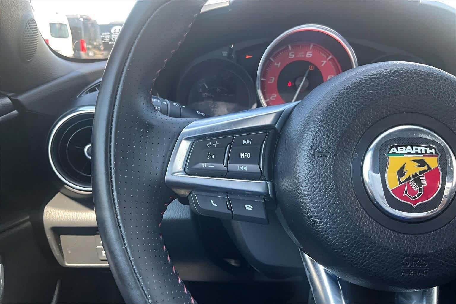 Used 2019 FIAT 124 Spider Abarth w/ Convenience Group RWD image 16