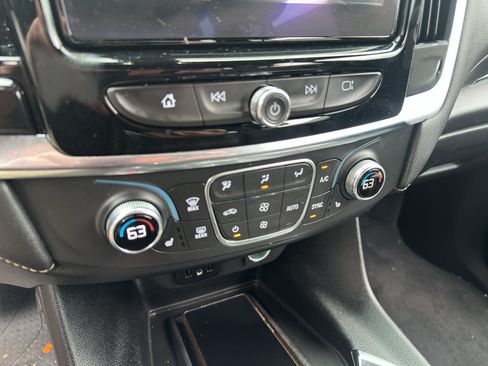 Used 2022 Chevrolet Traverse LT w/ LPO, Floor Liner Package AWD/4WD image 28