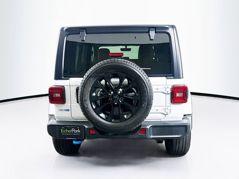Used 2023 Jeep Wrangler Unlimited Sahara w/ Cold Weather Group AWD/4WD image 7