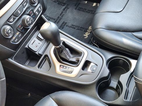 Used 2016 Jeep Cherokee High Altitude image 19