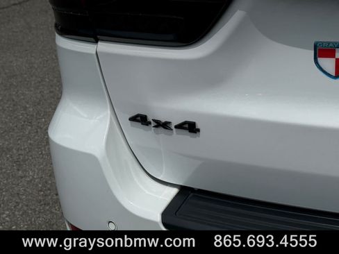 Used 2020 Jeep Grand Cherokee Altitude AWD/4WD image 11