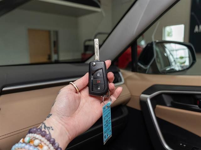 Used 2020 Toyota RAV4 LE w/ All Weather Liner Package AWD/4WD image 14