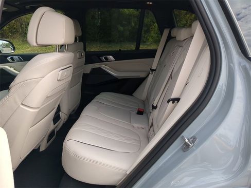 New 2026 BMW X5 M60i image 14