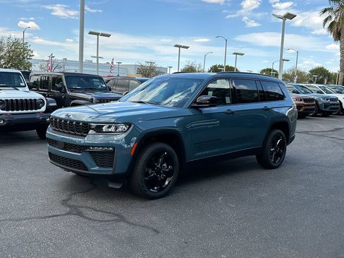 New 2026 Jeep Grand Cherokee L Limited w/ Limited Altitude Package AWD/4WD image 2