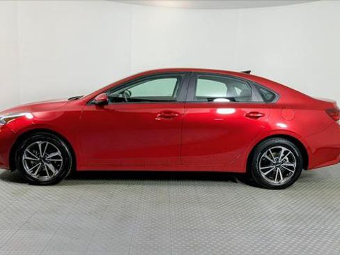 Used 2024 Kia Forte LXS FWD image 3