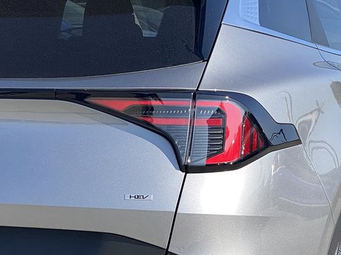 New 2026 Kia Sportage LX FWD image 4