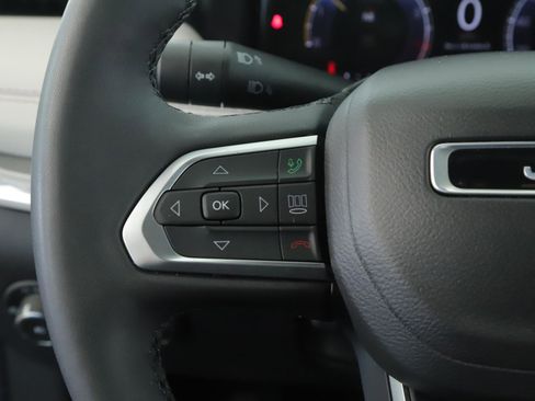 Used 2024 Jeep Compass Limited w/ Elite Group AWD/4WD image 9