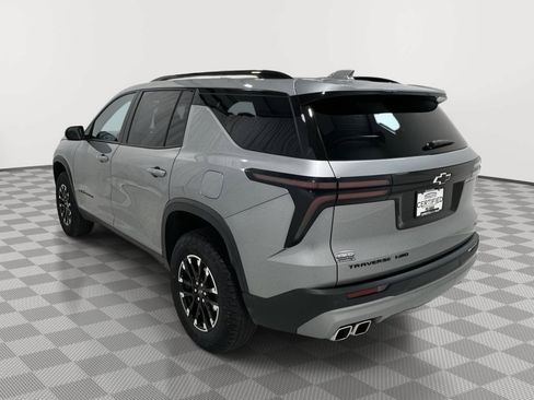 Used 2024 Chevrolet Traverse Z71 AWD/4WD image 2