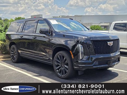 Used 2025 Cadillac Escalade ESV Sport Platinum AWD/4WD image 1