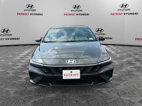 Used 2025 Hyundai Elantra Sport FWD image 8