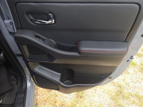 Used 2024 Nissan Frontier PRO-4X w/ Off-Road Protection Package image 9