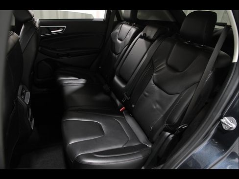 Used 2022 Ford Edge Titanium AWD/4WD image 19