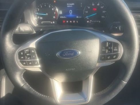 Used 2023 Ford Explorer Limited w/ Limited Technology Package image 7