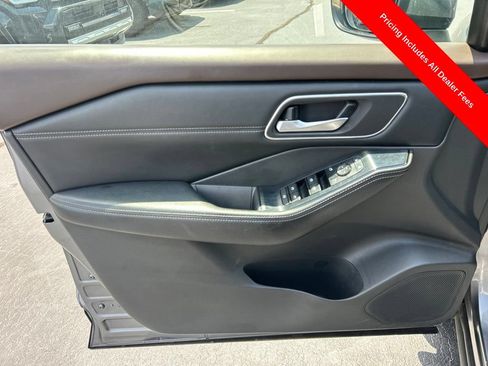 Used 2021 Nissan Rogue SV w/ Premium Package FWD image 3