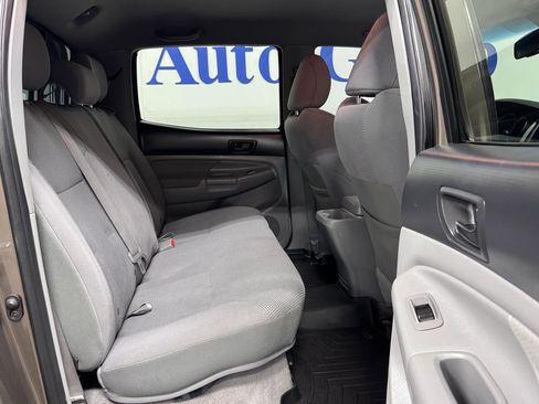 Used 2011 Toyota Tacoma 4x4 Double Cab w/ TRD Off-Road Pkg w/JBL Audio image 15