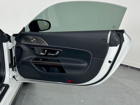 Used 2022 Mercedes-Benz SL 63 AMG 4MATIC image 16