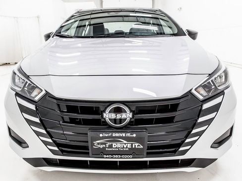 Used 2023 Nissan Versa S w/ Trunk Package image 10