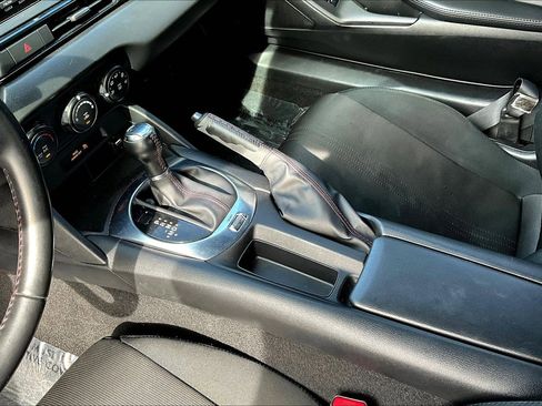 Used 2017 MAZDA MX-5 Miata Sport image 12