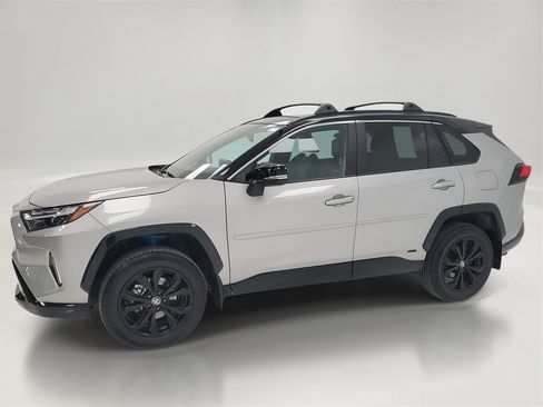 Used 2024 Toyota RAV4 XSE w/ Weather Package image 4