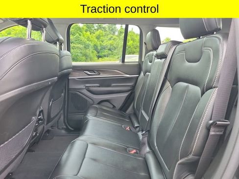 Used 2023 Jeep Grand Cherokee Limited AWD/4WD image 27