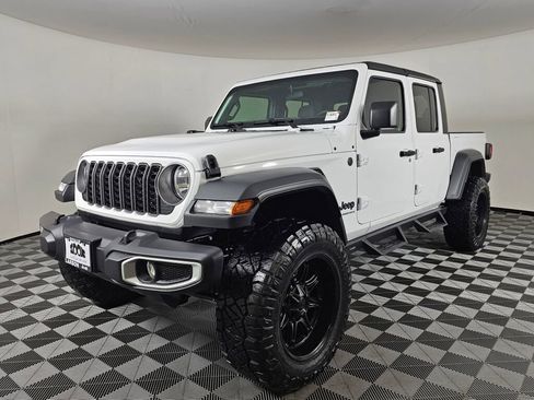 New 2026 Jeep Gladiator Sport image 9