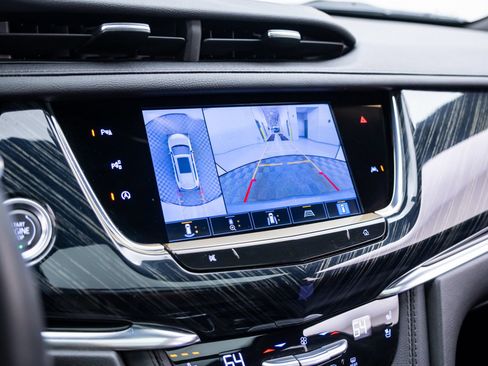 Used 2024 Cadillac XT6 Premium Luxury w/ Technology Package AWD/4WD image 26