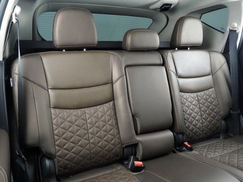 Used 2024 Nissan Murano Platinum w/ Cargo Package image 16