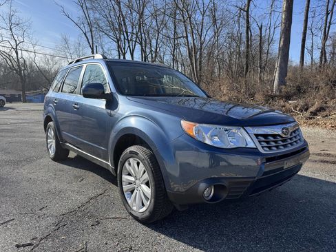 Used 2011 Subaru Forester 2.5X Premium image 4