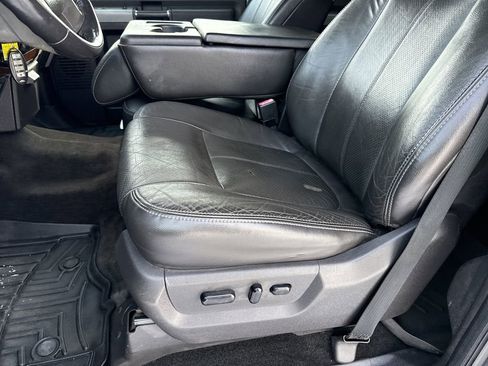 Used 2012 Ford F250 Lariat w/ Lariat Interior Pkg image 11