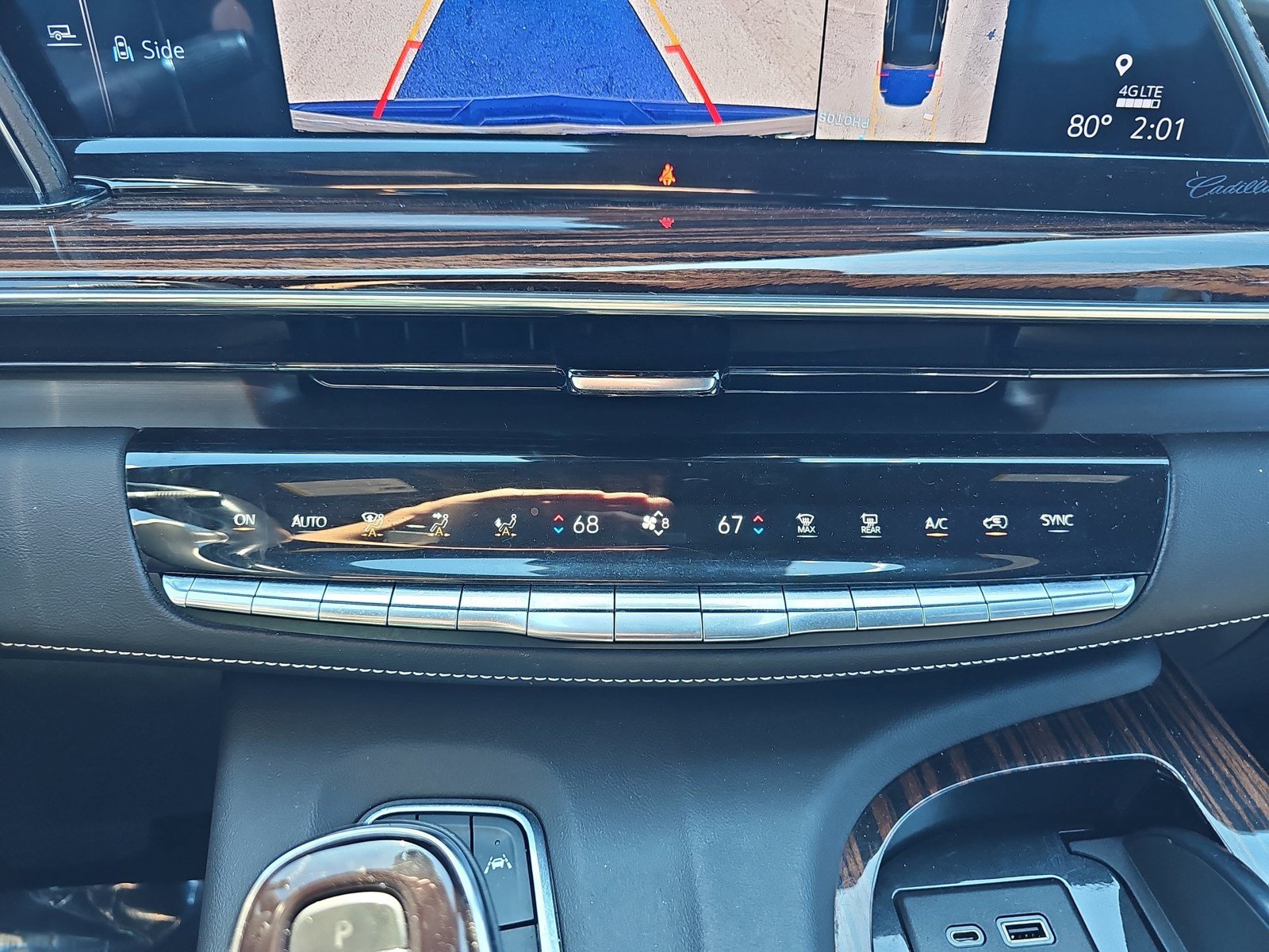 Used 2022 Cadillac Escalade Premium Luxury AWD/4WD image 21