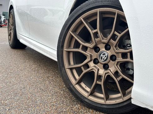 Used 2024 Toyota Camry SE image 2