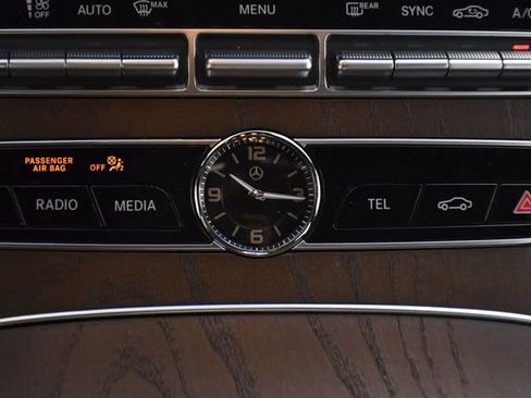 Used 2018 Mercedes-Benz E 400 4MATIC Sedan image 15