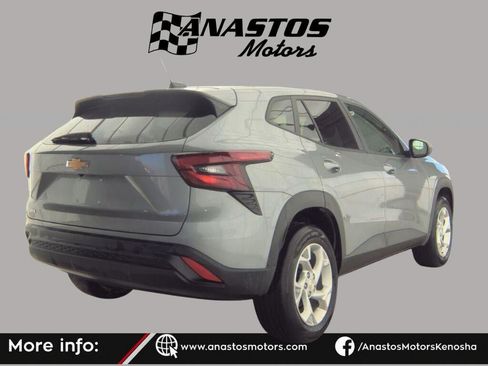 Used 2024 Chevrolet Trax LS w/ LS Convenience Package FWD image 3