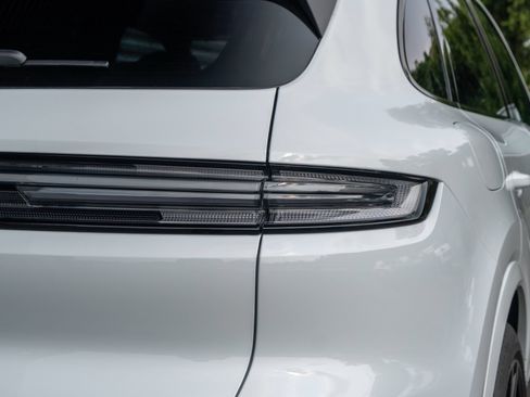 New 2026 Porsche Cayenne S AWD/4WD image 21