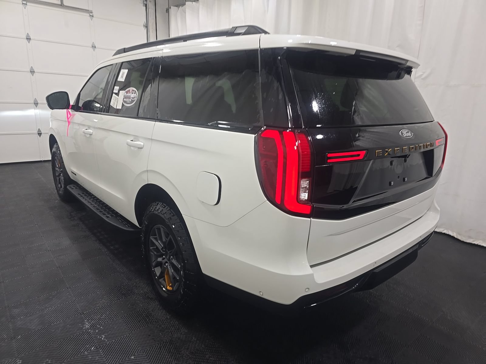 Used 2025 Ford Expedition Tremor AWD/4WD image 15