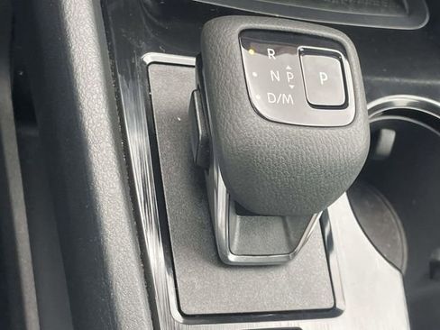Used 2024 Nissan Rogue S FWD image 21