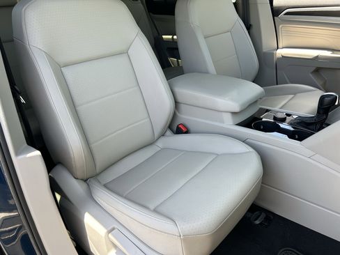 Used 2023 Volkswagen Atlas SE AWD/4WD image 8